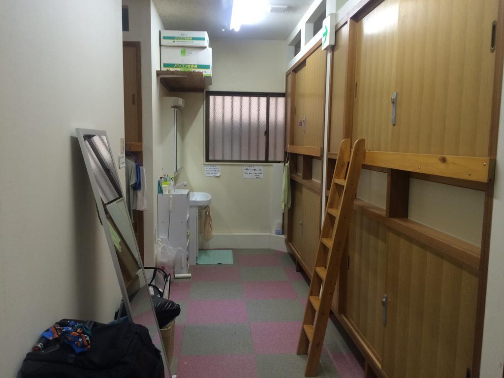 Capsule Dormitory Orion Tomari Buitenkant foto